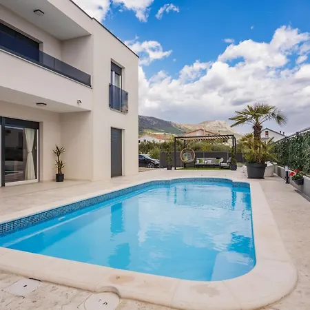 Sunluxvilla ,heated Pool, Jacuzzi, Ir Sauna - Self Check In Lejlighed