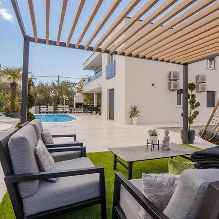 Sunluxvilla ,heated Pool, Jacuzzi, Ir Sauna - Self Check In *