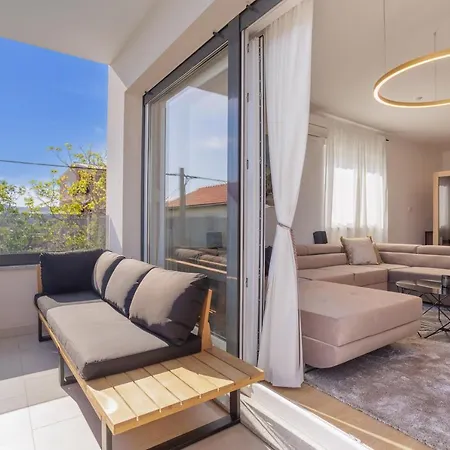 Sunluxvilla 4Br Heated Pool Jacuzzi Sauna - Self Check In Apartment Kaštela