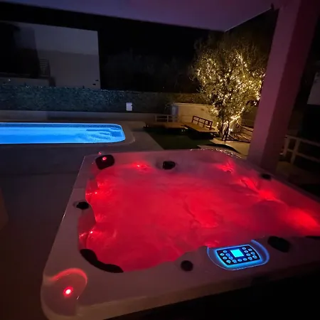 Sunluxvilla ,heated Pool, Jacuzzi, Ir Sauna - Self Check In * Kaštela