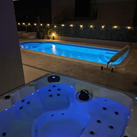 شقة Sunluxvilla ,heated Pool, Jacuzzi, Ir Sauna - Self Check In