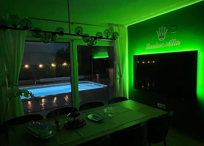 Sunluxvilla ,heated Pool, Jacuzzi, Ir Sauna - Self Check In Kaštela