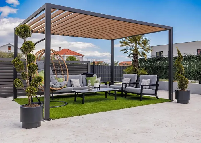 Sunluxvilla ,heated Pool, Jacuzzi, Ir Sauna - Self Check In *