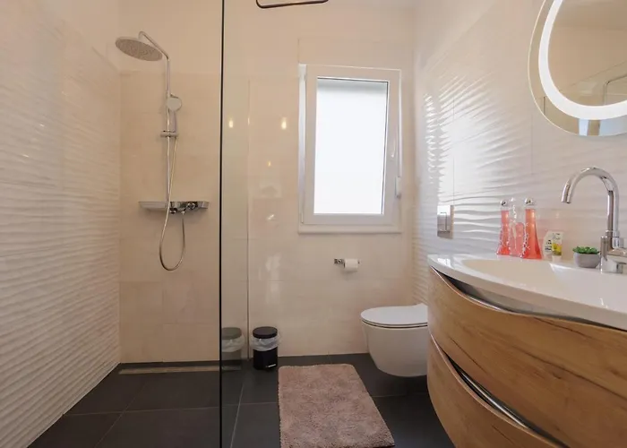 Sunluxvilla ,heated Pool, Jacuzzi, Ir Sauna - Self Check In