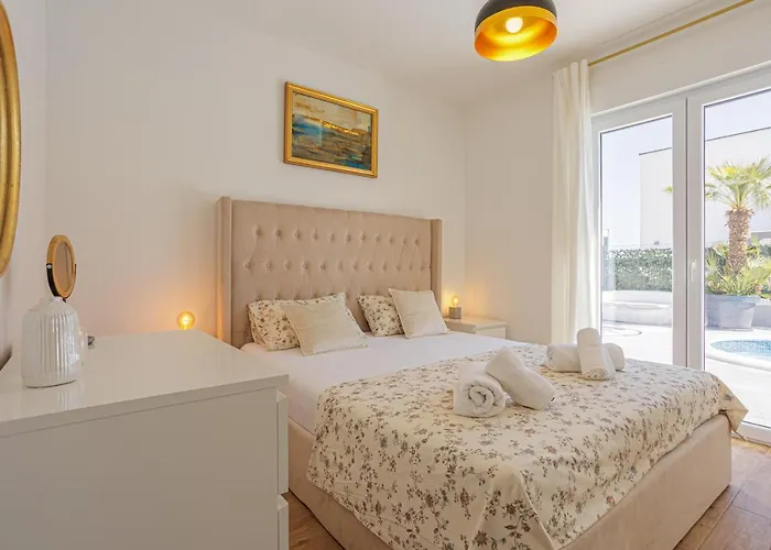 Sunluxvilla ,heated Pool, Jacuzzi, Ir Sauna - Self Check In شقة