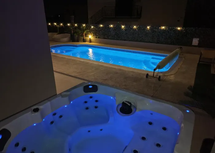 شقة Sunluxvilla ,heated Pool, Jacuzzi, Ir Sauna - Self Check In