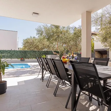 Sunluxvilla ,heated Pool, Ir Sauna Apartment *
