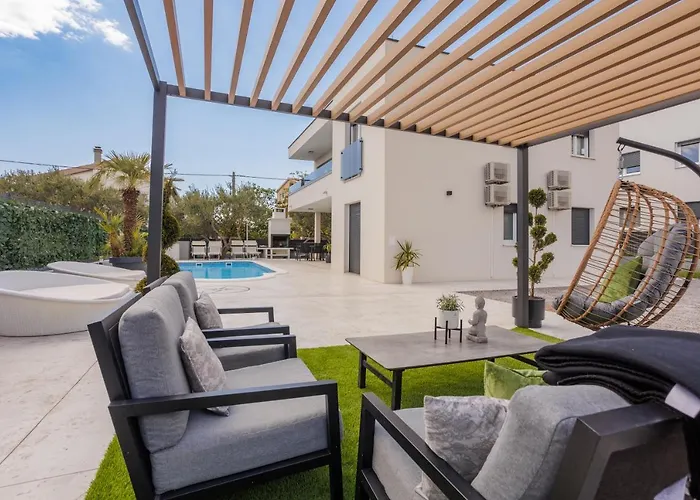 Sunluxvilla ,heated Pool, Jacuzzi, Ir Sauna - Self Check In *